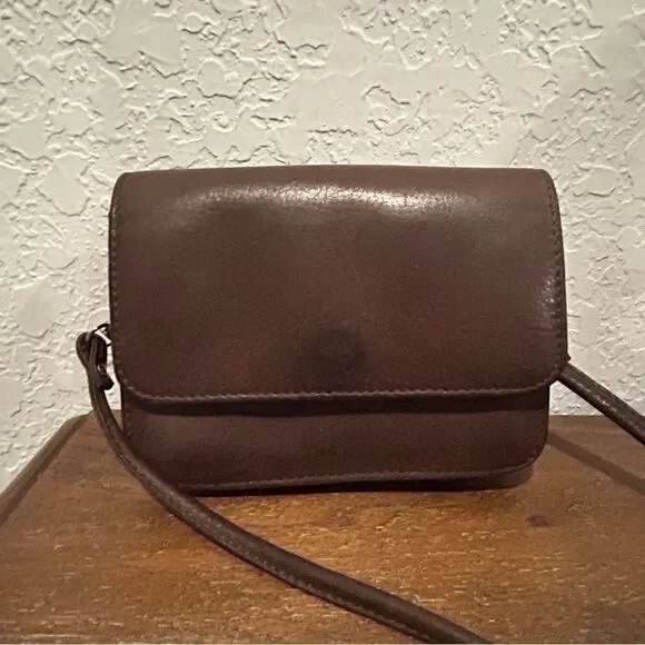 Pelle Studio Leather Crossbody Bag - Picture 2 of 7
